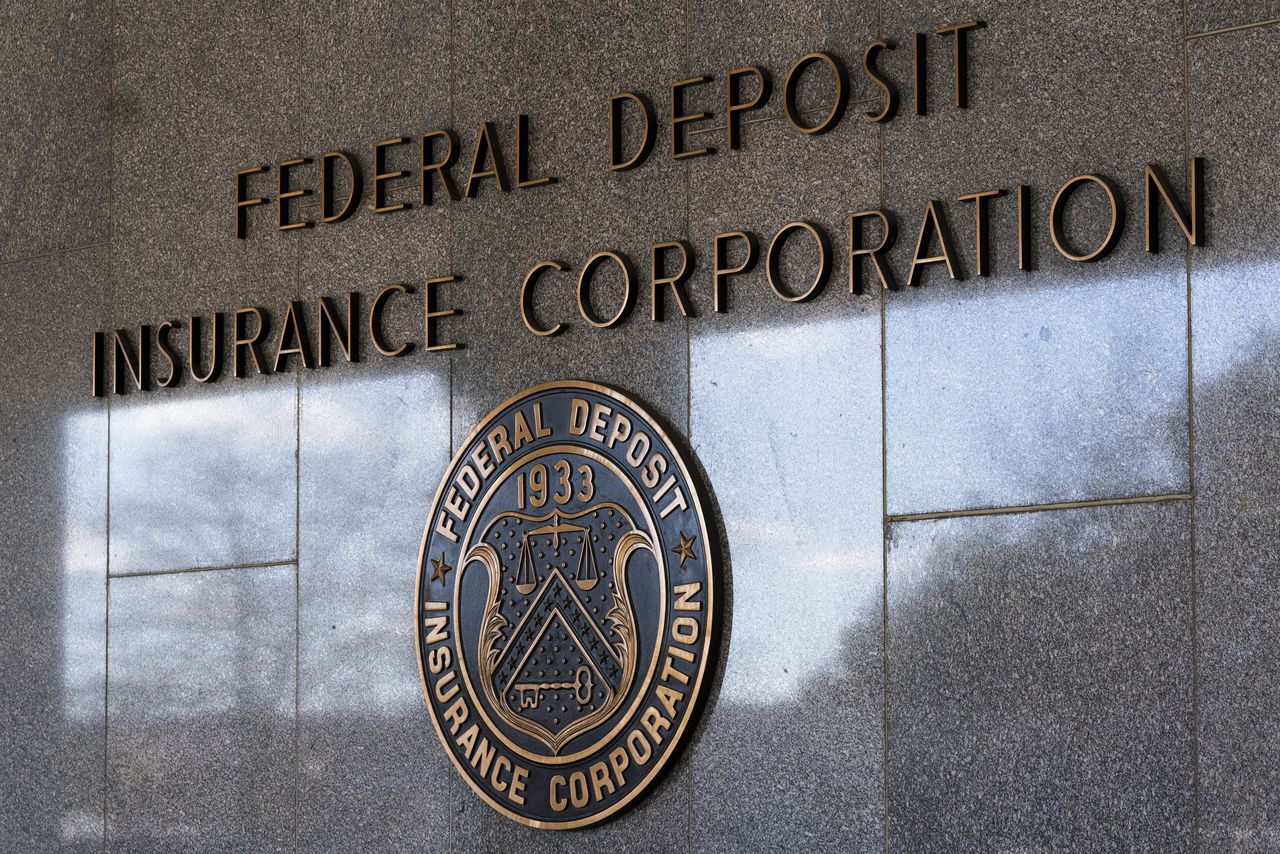 JD Vance introduces bill that would provide unlimited deposit insurance at smaller banks